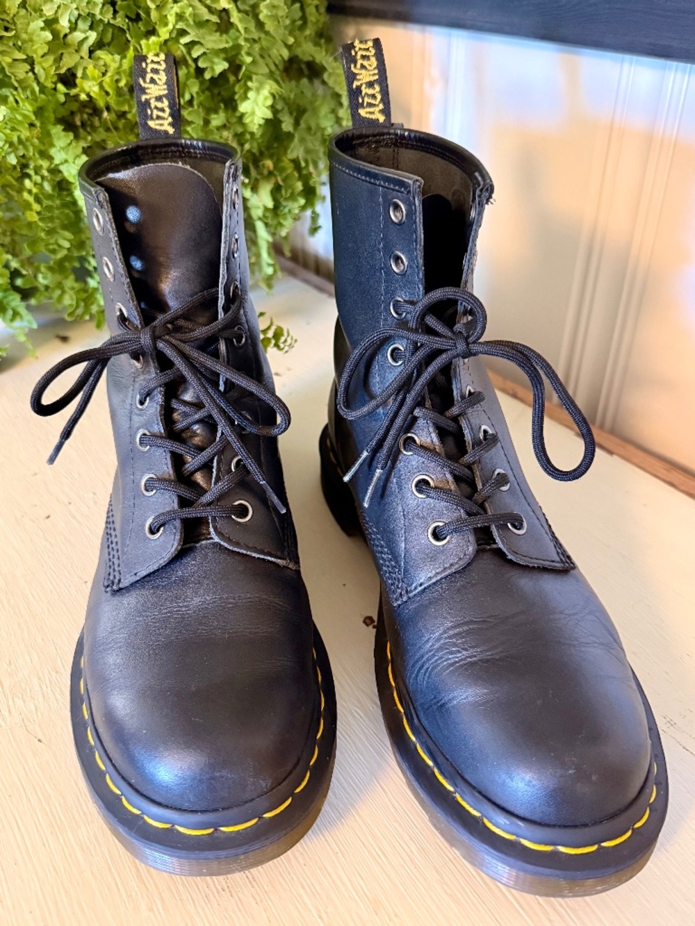 Dr. Martens 1460 Black Leather 8-Eye Lace-Up Boots – Women's Size 9L